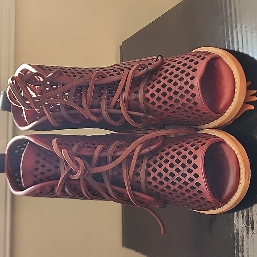 Freebird by Steven Benni in Wine Size 7